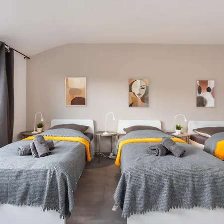 Apartment Geraeumige In Fuer 7 Personen